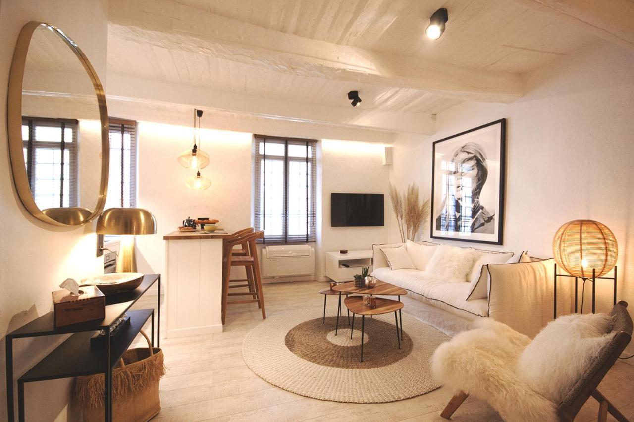Luxueux Appartement, Centre Historique 50m Du Port Et De La Plage De La Ponche *